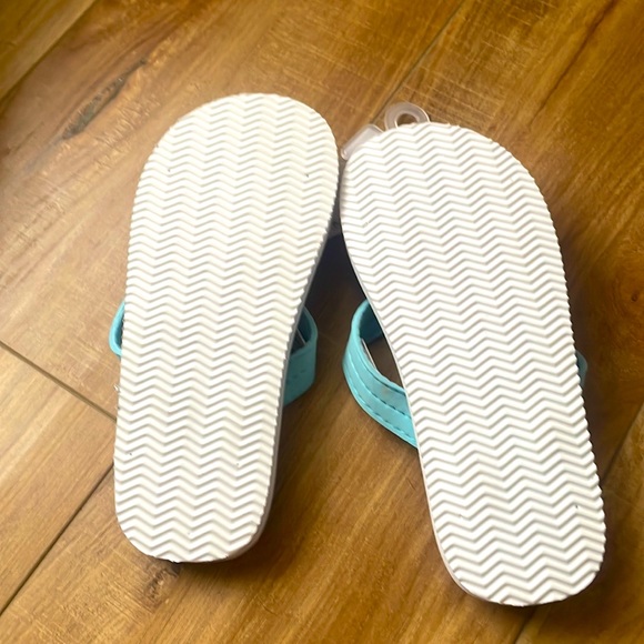New with tags Flip Flops size 11-12 - Picture 4 of 6